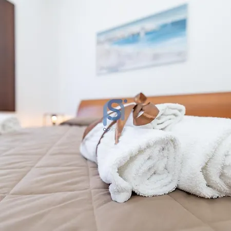 Azzurro - Self Check In Guest house *